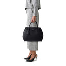 Damen-Henkeltasche COCCINELLE Modell Lord aus schwarzem Leder