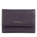 Portafoglio Piccolo COCCINELLE in Pelle Martellata Linea Metallic Soft colore Prune