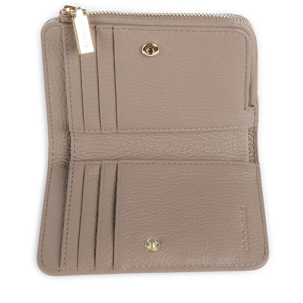 Portafoglio Donna Piatto COCCINELLE in Pelle Warm Taupe Linea Metallic Soft