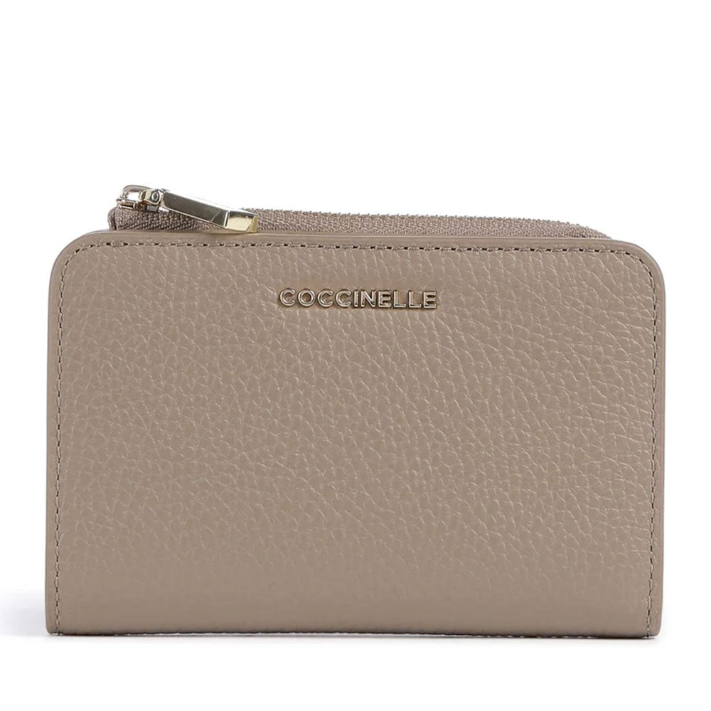 Portafoglio Donna Piatto COCCINELLE in Pelle Warm Taupe Linea Metallic Soft