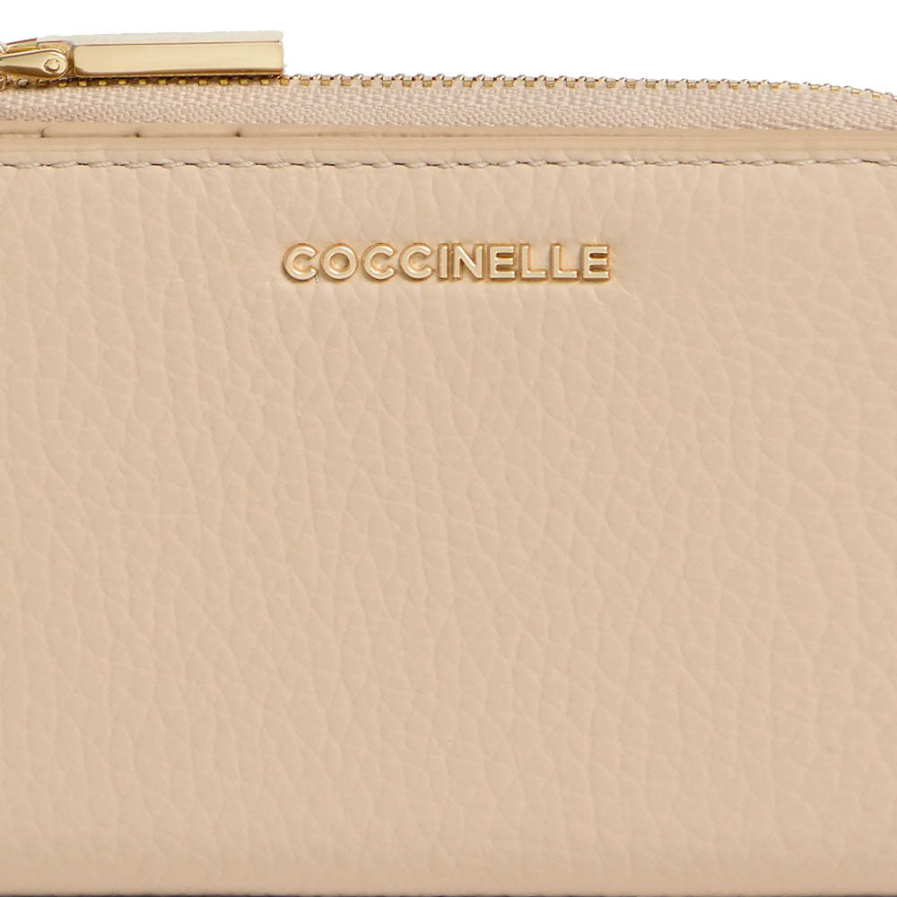 Portafoglio Donna Piatto COCCINELLE in Pelle Sandshell Linea Metallic Soft