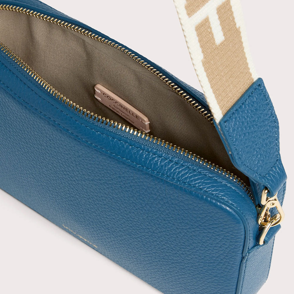 Borsa Donna a Tracolla COCCINELLE Linea Tebe Colore Deep Blue