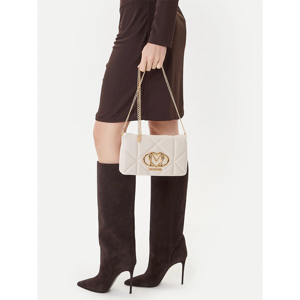 LOVE MOSCHINO QUILTED LINIE
Clutch mit Schultergurt Geprägte Elfenbein