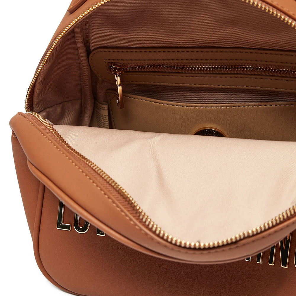 LOVE MOSCHINO MAXI LETTERING LINIE
Kleiner Damenrucksack in Walnussfarbe