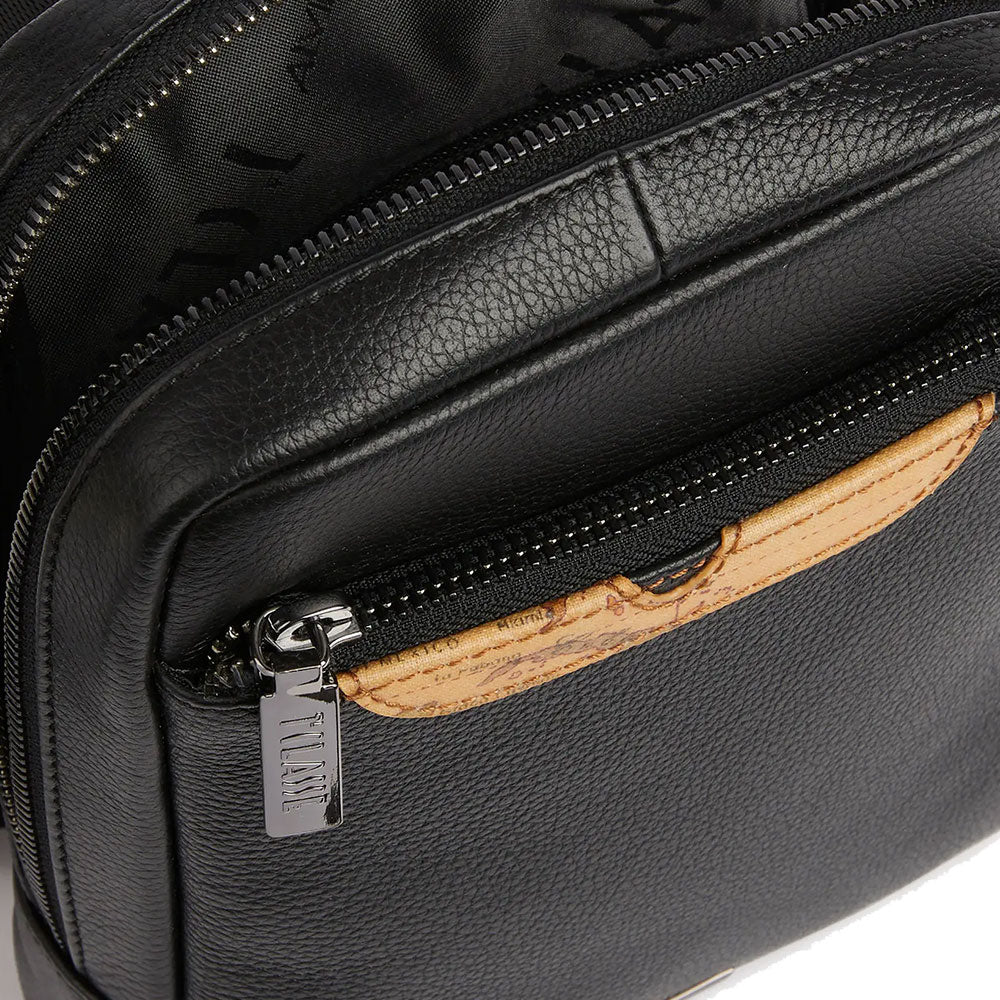 1A Classe Alviero Martini Trip Linie 
Kleine Herrentasche aus schwarzem Leder LA85