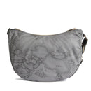 Mezzaluna Media a Tracolla 1A Classe Alviero Martini linea Highland Soft Geo Dark Grigio Scuro LD37