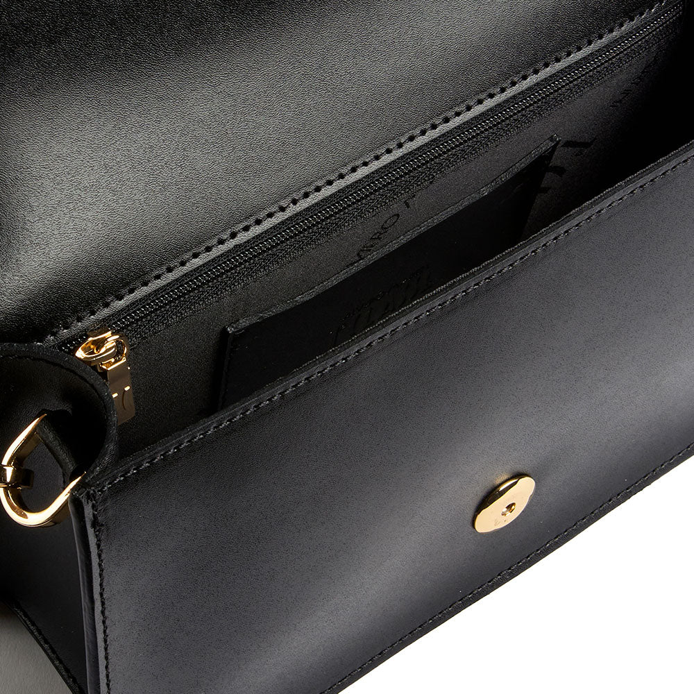 Borsa Donna a Tracolla con Patta 1A Classe Alviero Martini linea Winter Lux in Pelle Nera LE04