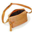 Borsa Donna a Tracolla Piccola MANDARINA DUCK in Tessuto colore Mango Linea MD20 - P10QMT34