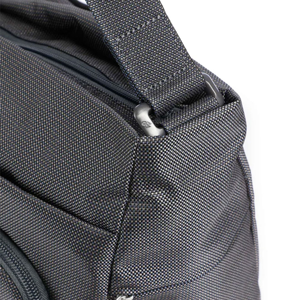 Borsa Donna a Tracolla con Tasca Frontale MANDARINA DUCK in Tessuto Linea MD20 Colore Steel
