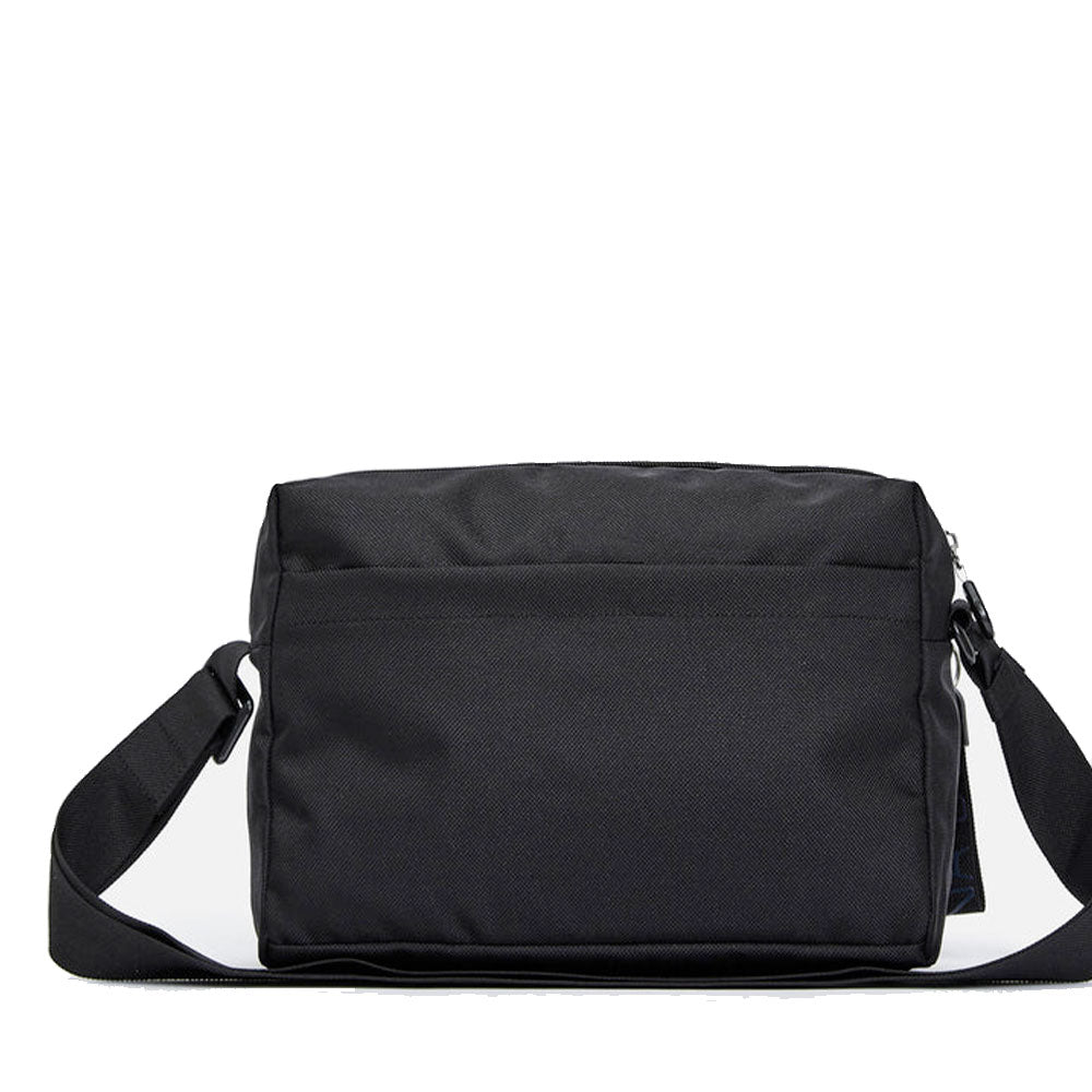 Borsa Donna a Tracolla MANDARINA DUCK in Tessuto colore Nero Linea MD20 Chiusa con Zip