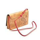 1A Classe Alviero Martini 3D Geo Linie 
Damen Clutch mit Schultergurt in Geo Classic und Rot PN69