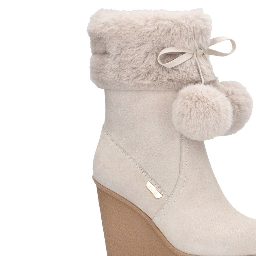 Stivali Donna Imbottiti con Zeppa LIU JO Rania 01 in Suede color Latte con Pon Pon
