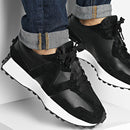 Scarpe Uomo NEW BALANCE Sneakers 327 in Pelle Suede e Mesh Nero