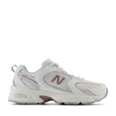 NEW BALANCE Sneakers 530 
Laufschuhe aus Synthetikgewebe und Mesh in den Farben Sea Salt Ice Wine und Rose Sugar