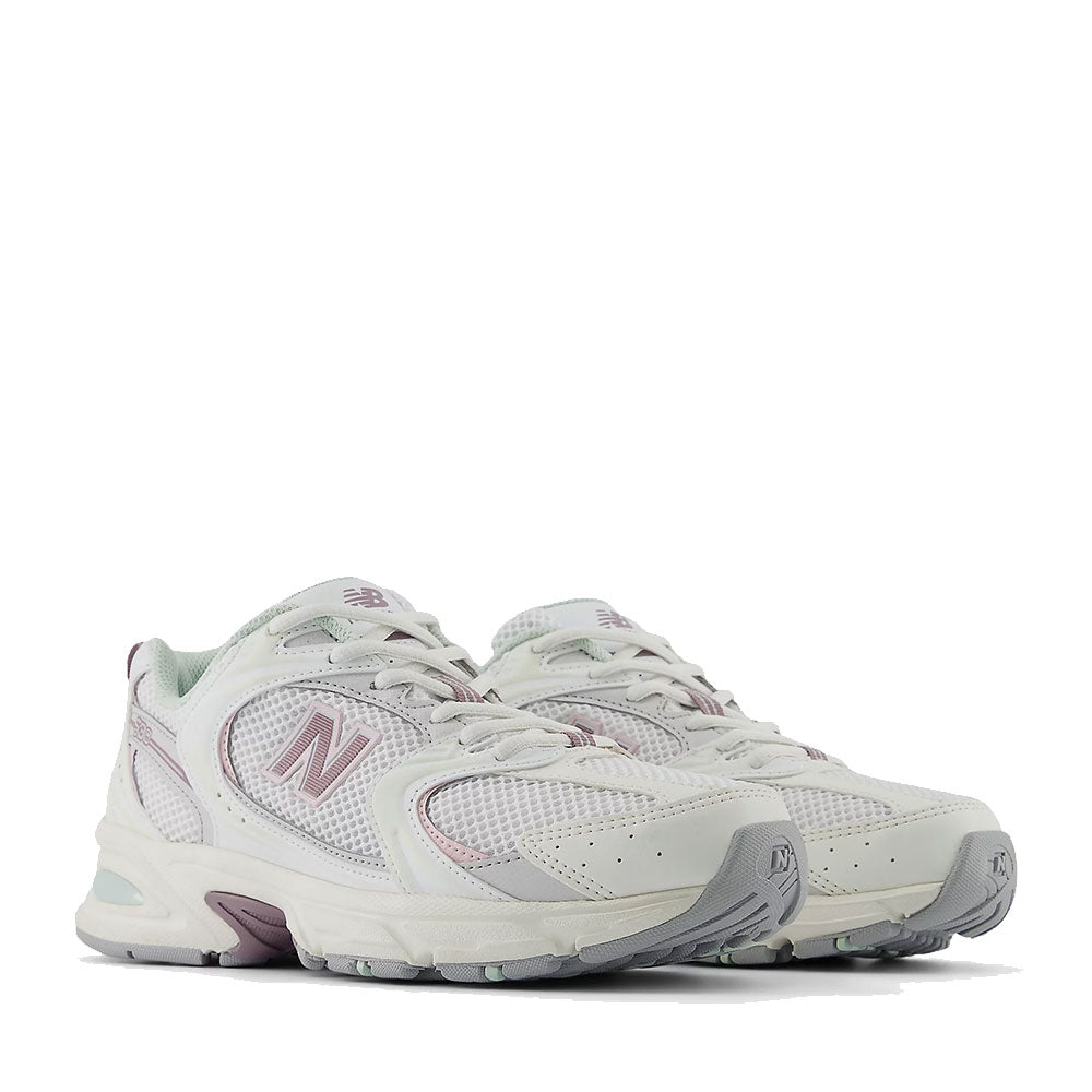 NEW BALANCE Sneakers 530 
Laufschuhe aus Synthetikgewebe und Mesh in den Farben Sea Salt Ice Wine und Rose Sugar