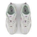 NEW BALANCE Sneakers 530 
Laufschuhe aus Synthetikgewebe und Mesh in den Farben Sea Salt Ice Wine und Rose Sugar