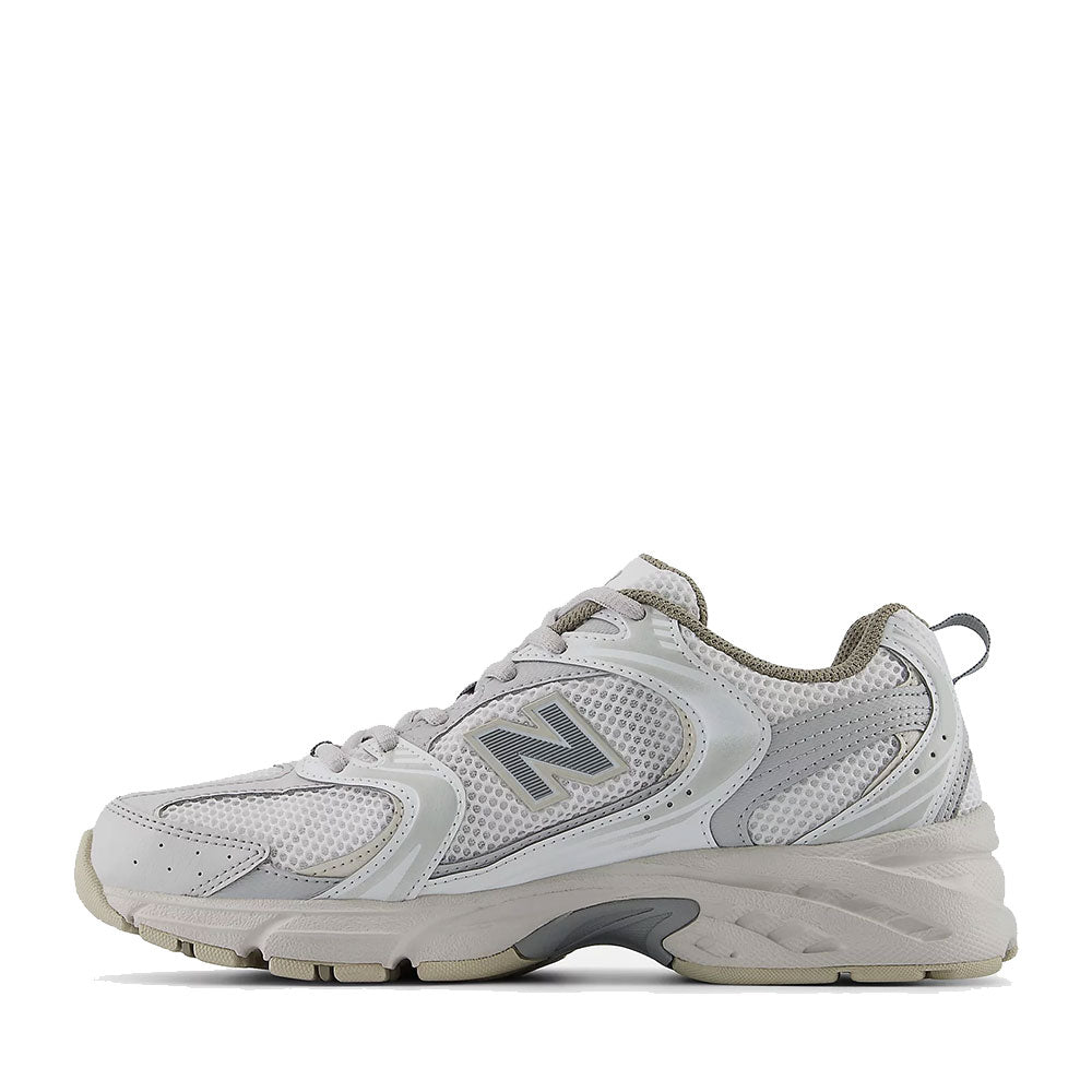 NEW BALANCE 530 SNEAKERS
Laufschuhe aus Synthetikgewebe und Mesh in den Farben Grey Matter Slate Grey und Moonbeam