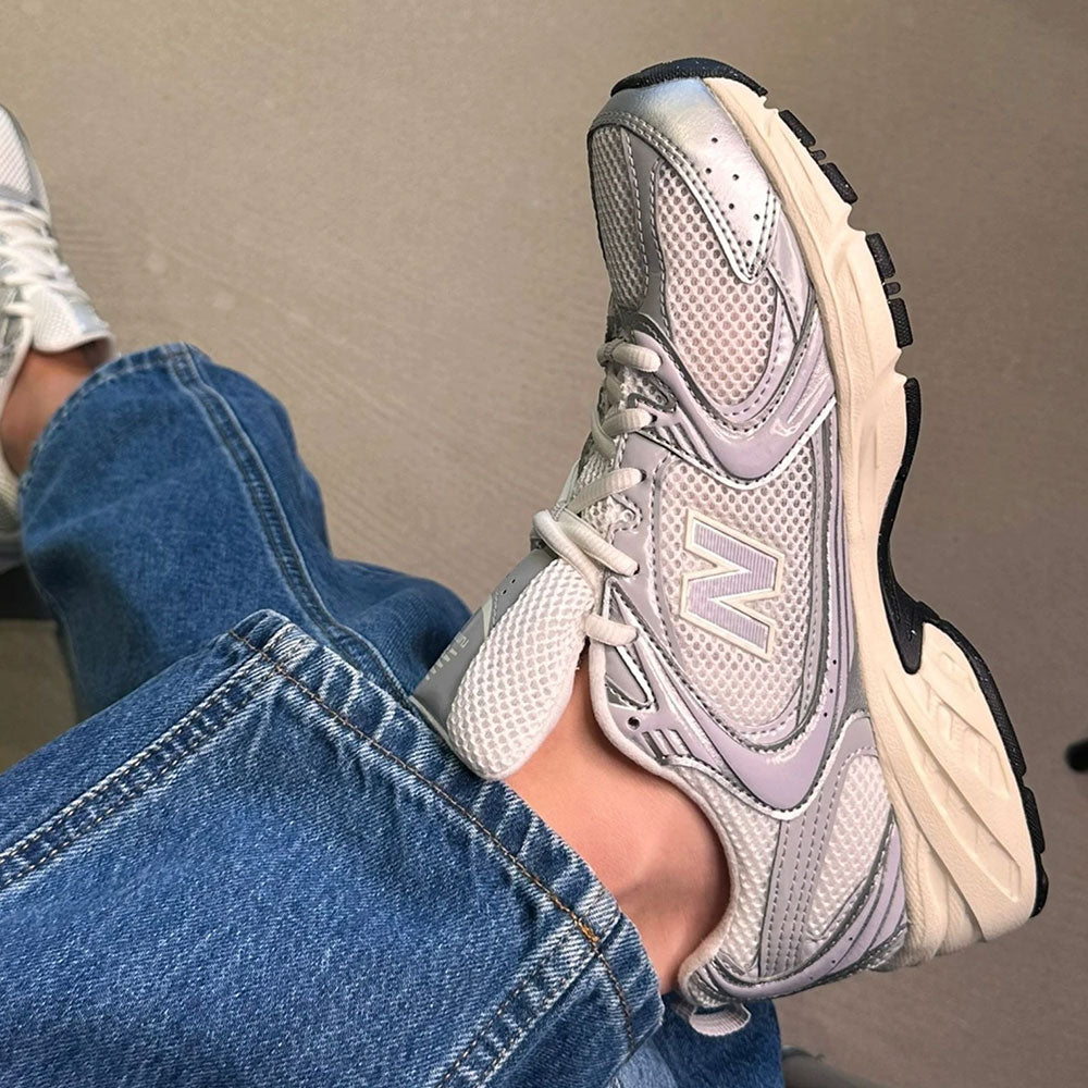 Sneakers Running NEW BALANCE 530 in Tessuto Sintetico e Mesh colore Silver Metallic e Reflection