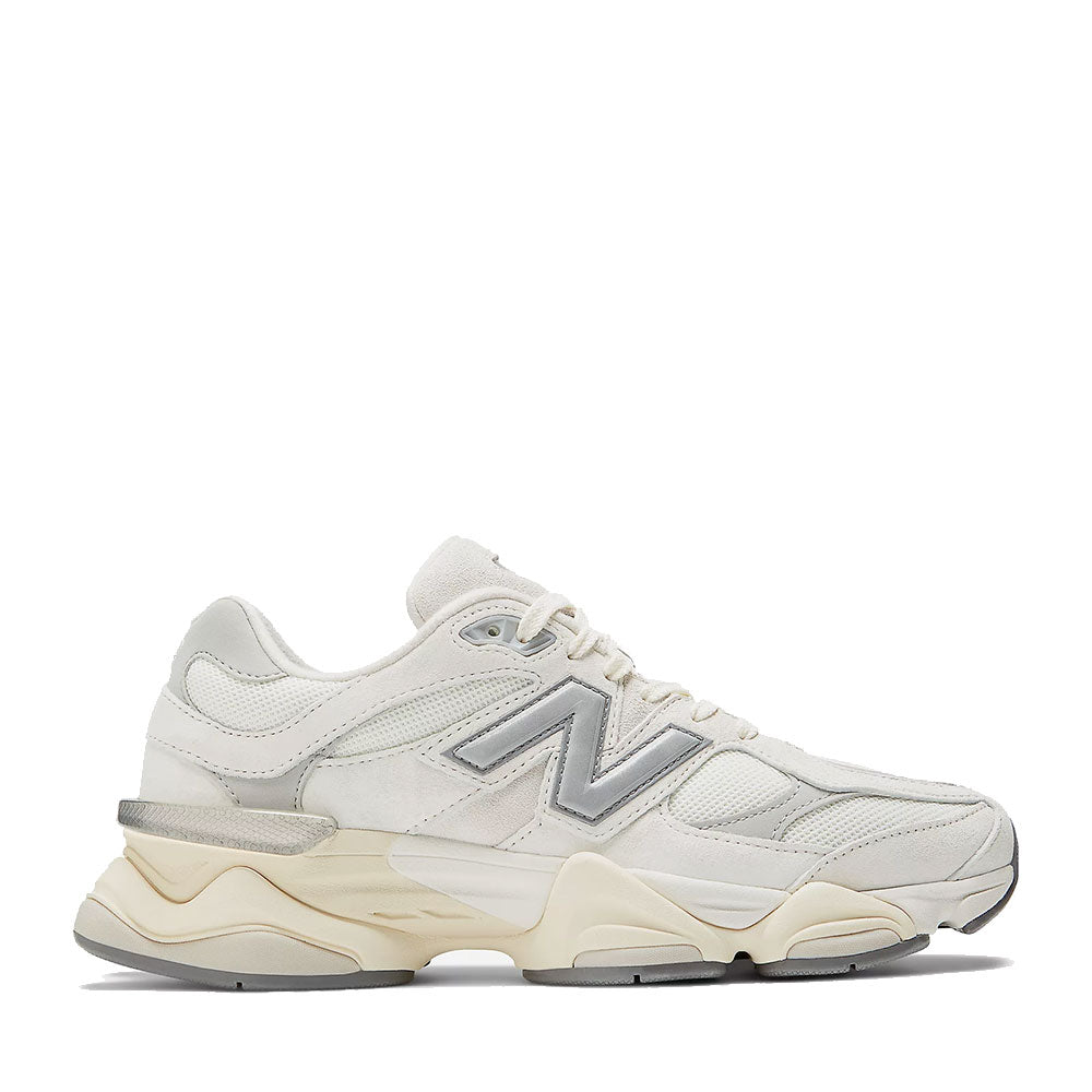 Sneakers Running NEW BALANCE 9060 in Pelle e Mesh Sea Salt Concrete e Silver Metallic