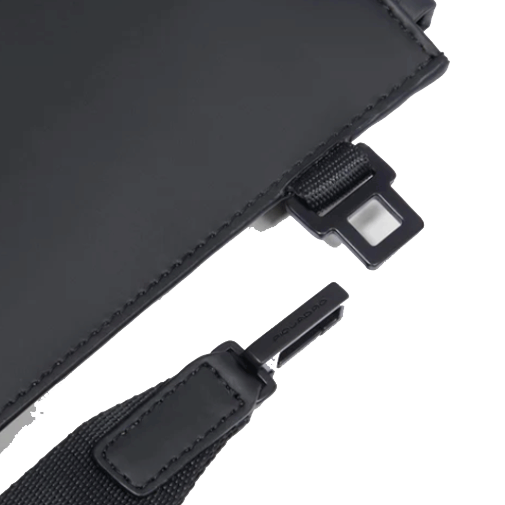 Pochette PIQUADRO in Tessuto Gommato Nero Linea Corner 2.0 Misura Piccola - AC6837C2OW