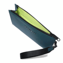 PIQUADRO Clutch aus blaugrünem gummiertem Stoff, Linie Corner 2.0, kleine Größe – AC6837C2OW