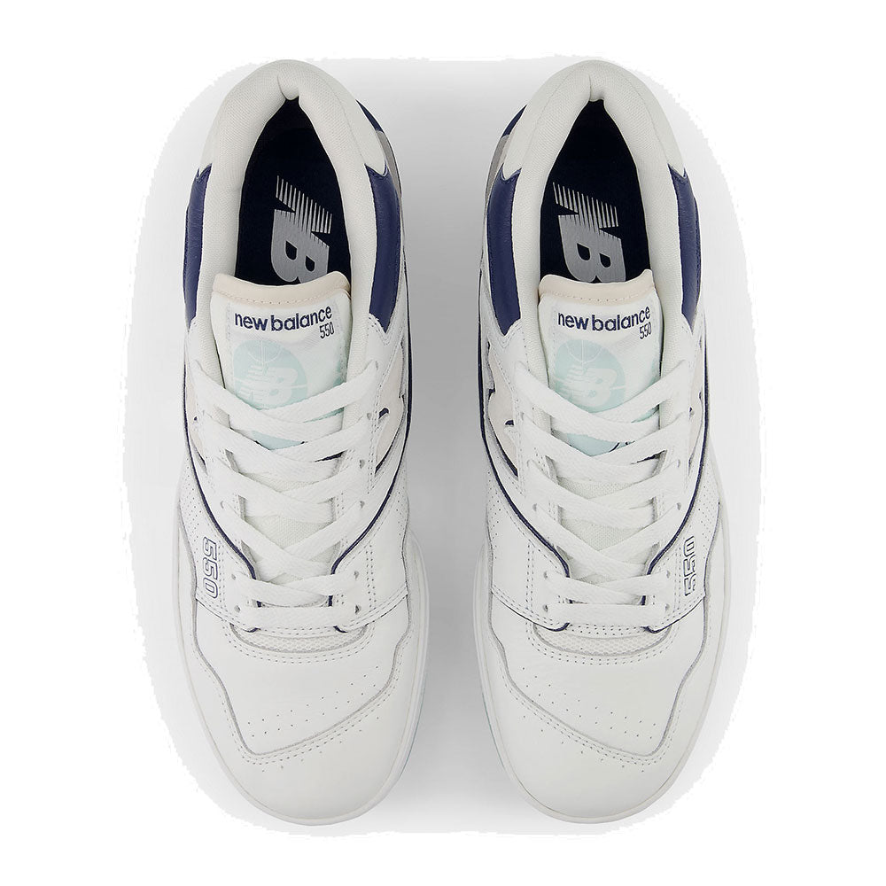 Scarpe Unisex NEW BALANCE Sneakers 550 in Pelle colore White Winter Fog e NB Navy