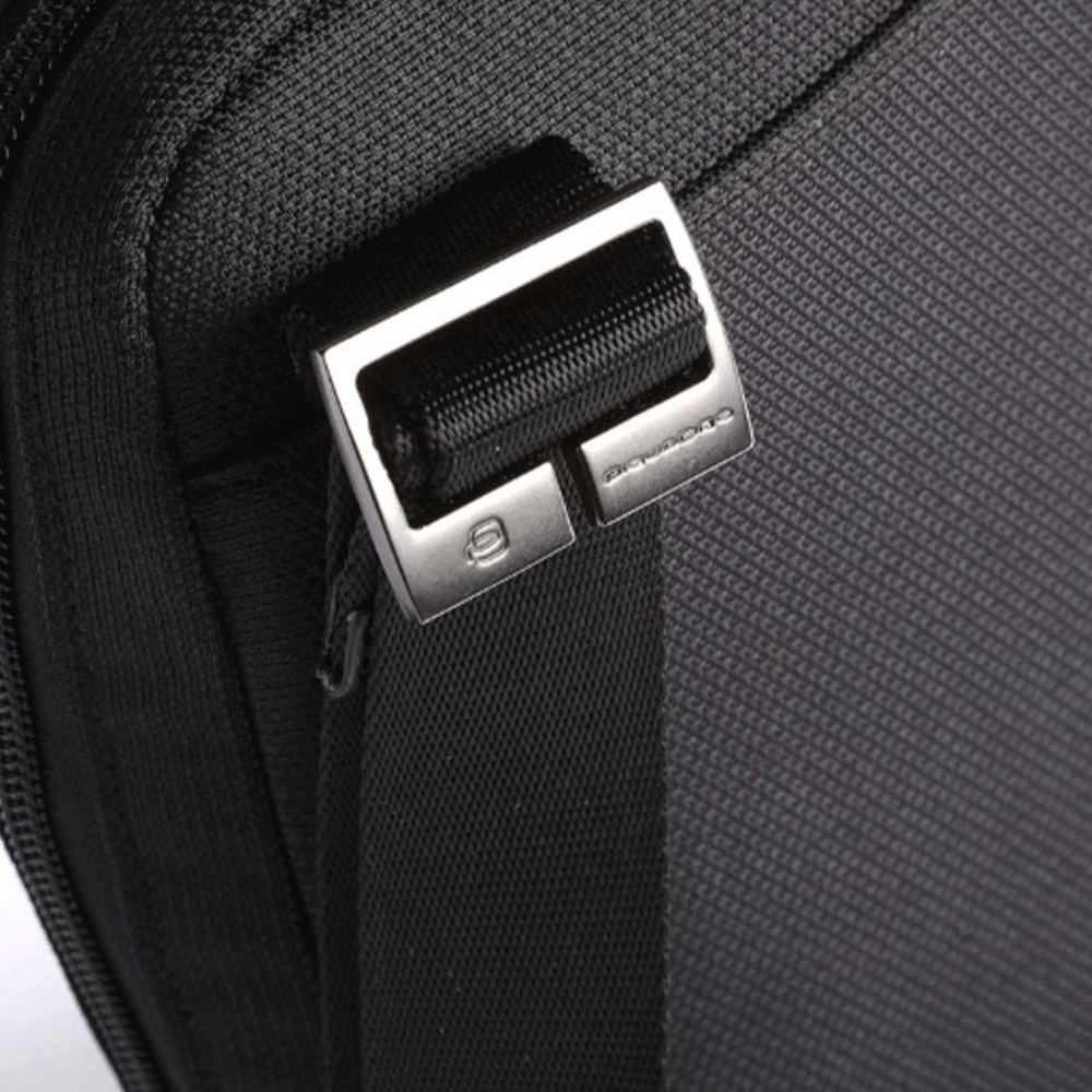 Borsello Uomo PIQUADRO in Tessuto e Pelle Colore Nero Linea Trakai- CA3084W109