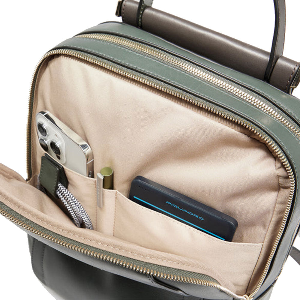 PIQUADRO Damenrucksack für iPad®Pro 12.9 Circle Line aus grünem Leder – Dunkelgrün – CA5566W92