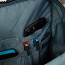 PIQUADRO Finn Linie
Herren-Rucksack mit 15,6-Zoll-Laptopfach aus blauem Leder – CA5989S123