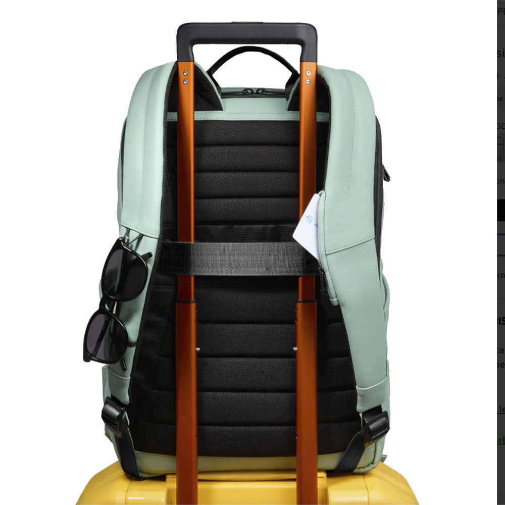 PIQUADRO Corner 2.0-Linie – CA6464C2OW
Rucksack mit 14-Zoll-Laptopfach aus aquagrünem Stoff, 