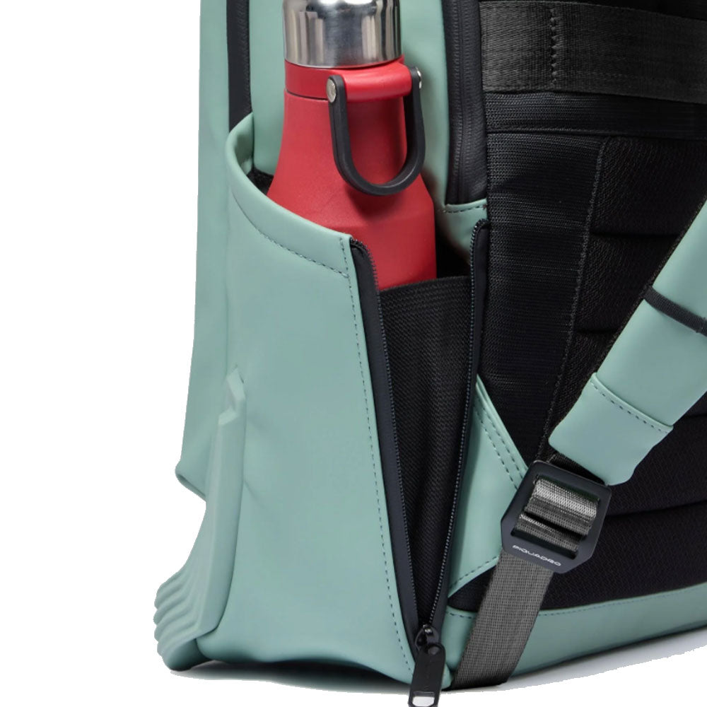 PIQUADRO Corner 2.0-Linie – CA6464C2OW
Rucksack mit 14-Zoll-Laptopfach aus aquagrünem Stoff, 