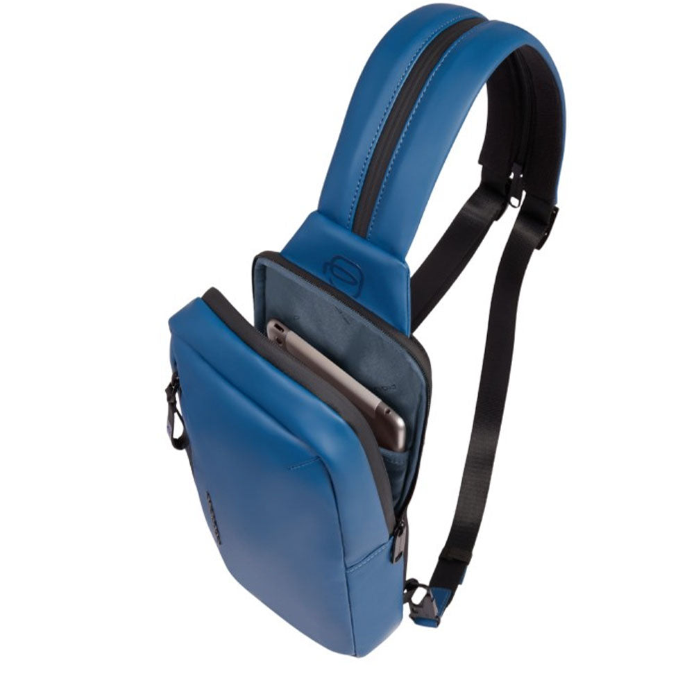 Herren-Umhängetasche PIQUADRO aus gummiertem Stoff in Blaugrau Modell Corner 2.0 - CA6466C2OW