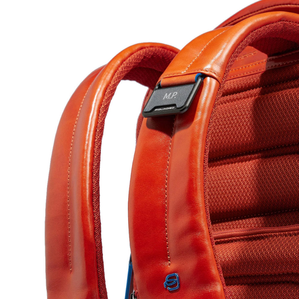 Zaino PIQUADRO porta PC 15,6" in Pelle Mogano Linea Blue Square - CA6593B2
