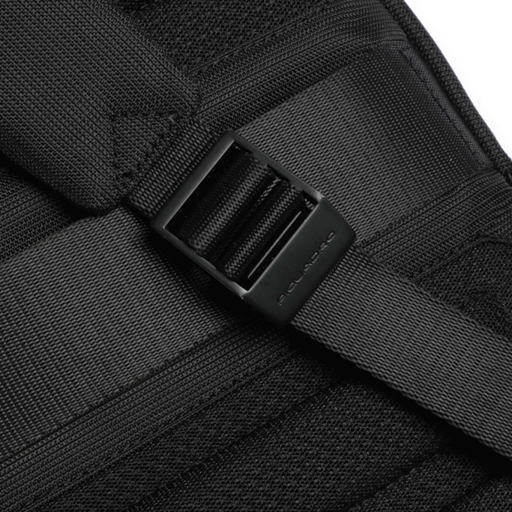 Zaino PIQUADRO con Porta Computer 13" in Tessuto e Pelle Colore Nero Linea Orion - CA6619S136