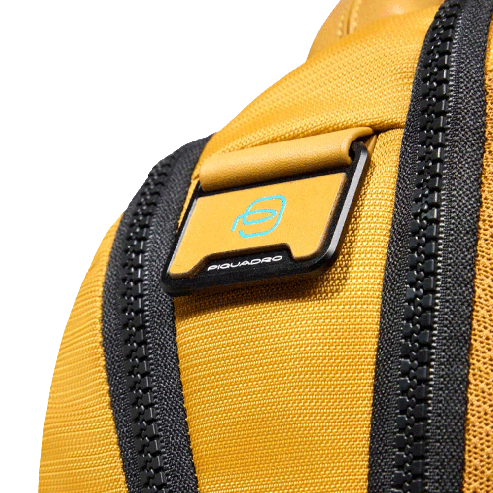 Zaino PIQUADRO con Porta Computer 15,6" in Tessuto e Pelle Colore Giallo Linea Orion - CA6621S136