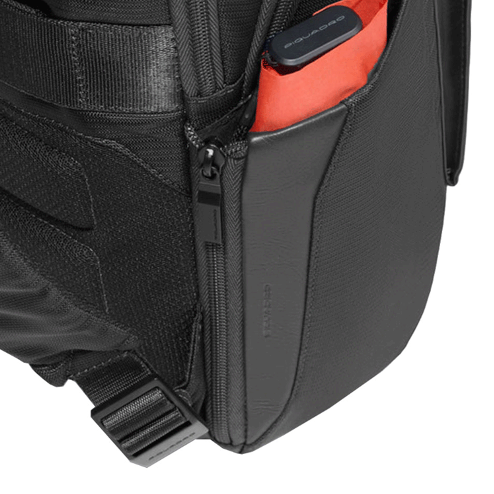 Zaino PIQUADRO con Porta Computer 15,6" in Tessuto e Pelle Colore Nero Linea Orion - CA6621S136