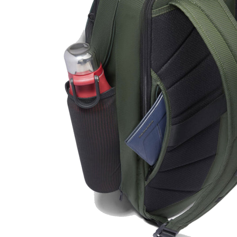 PIQUADRO Grüner Fahrradrucksack aus recyceltem Nylon mit 15,6-Zoll-Laptophalter PQ-Earth Line - CA6630S137