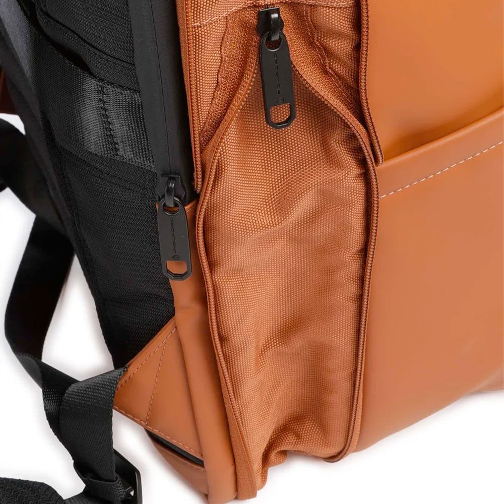 Zaino PIQUADRO da Viaggio con Porta Computer 14" in Tessuto Cuoio Linea Corner 2.0 - CA6638C2OW