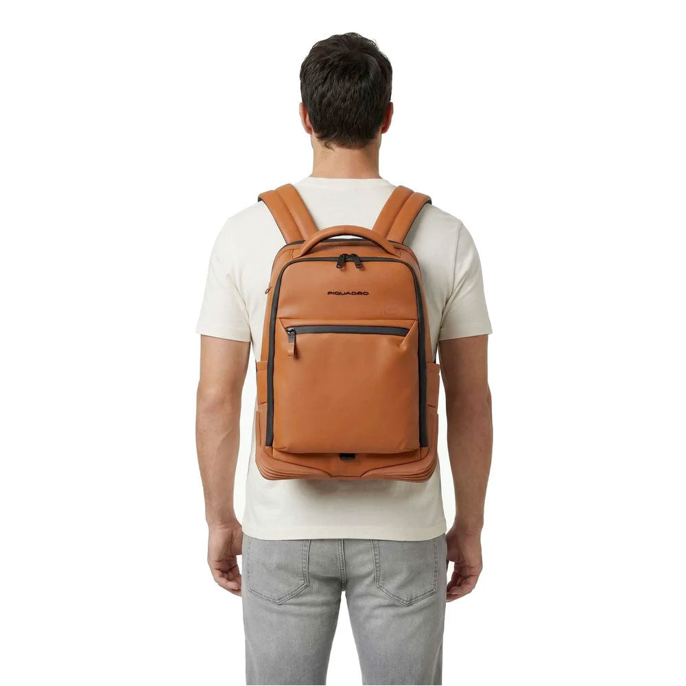 Zaino PIQUADRO da Viaggio con Porta Computer 14" in Tessuto Cuoio Linea Corner 2.0 - CA6638C2OW