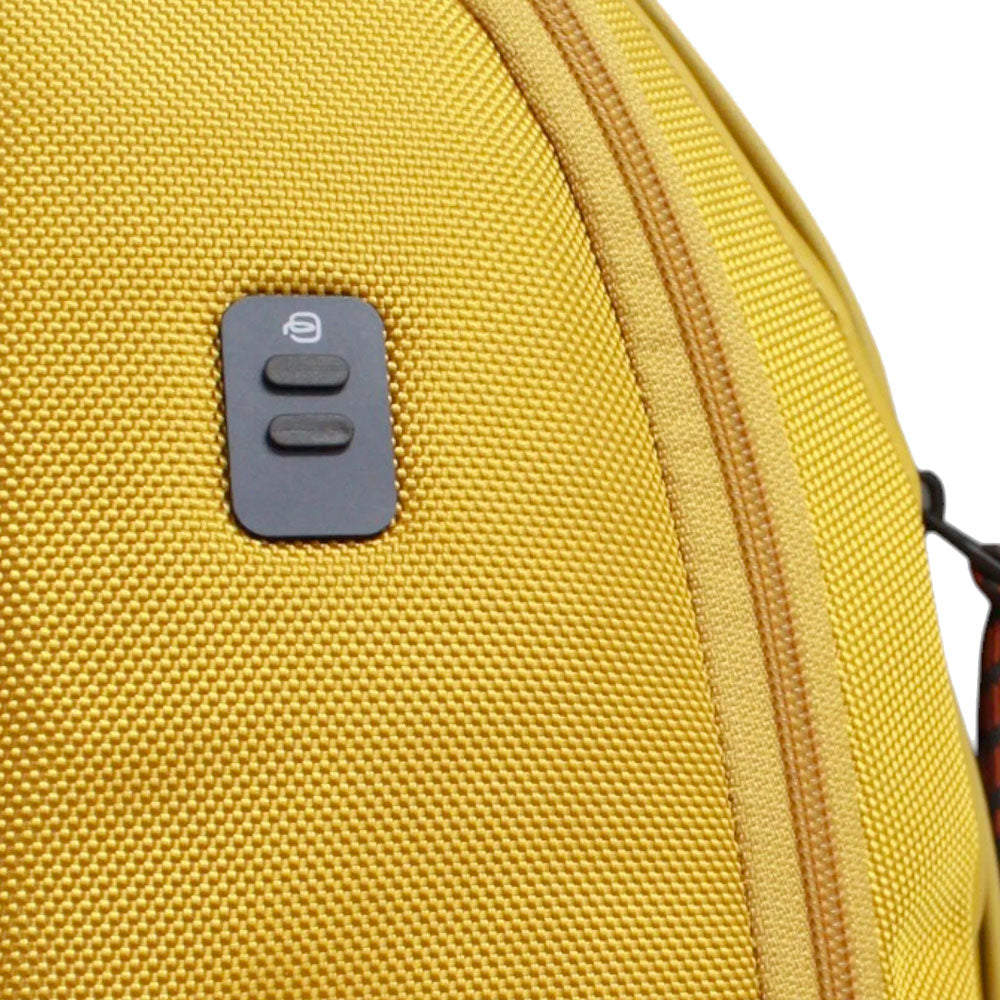 Zaino PIQUADRO Con Porta Pc 15,6" in Tessuto Giallo Linea Lyss - CA6928S143BM