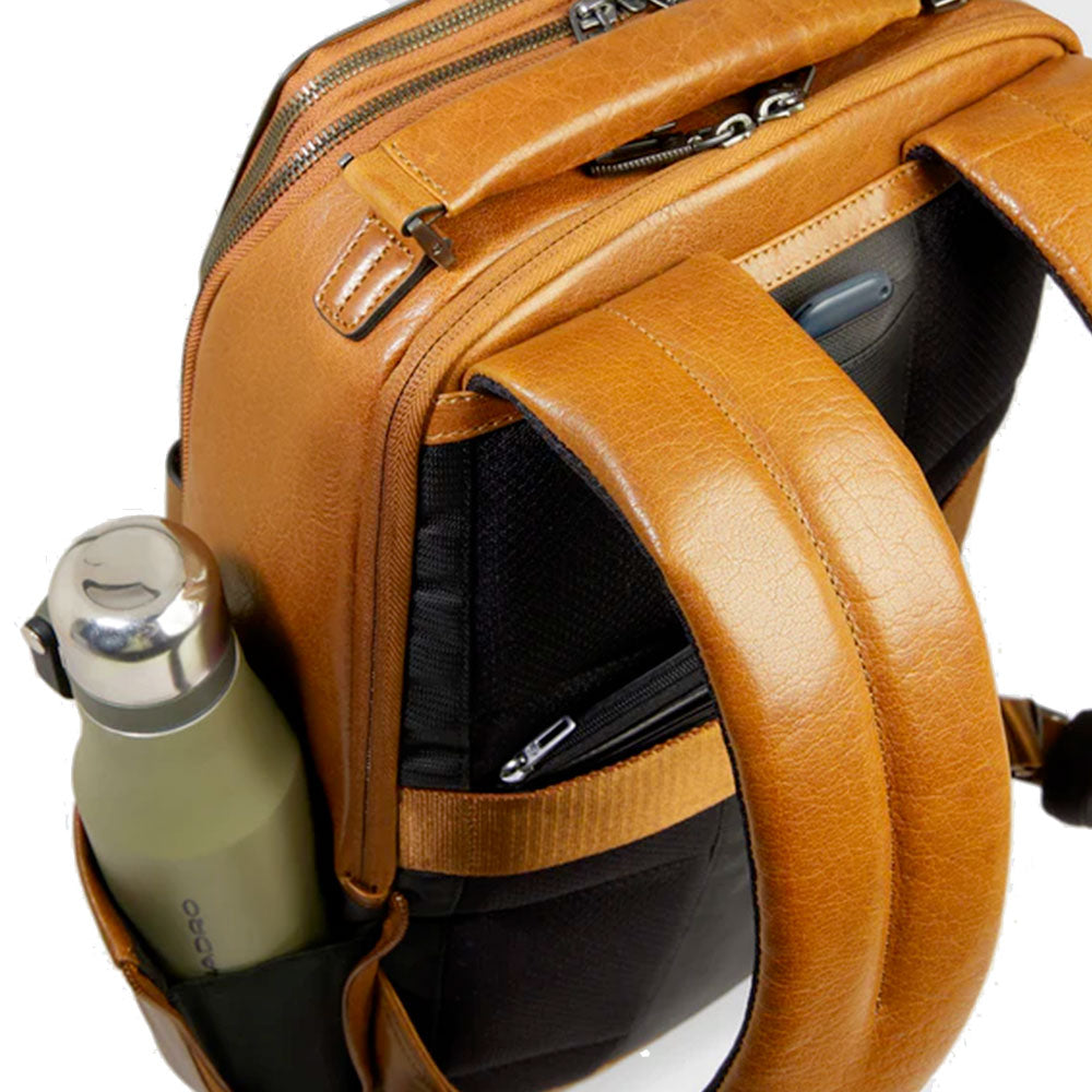 Herren-Rucksack PIQUADRO aus beigem Leder mit Laptopfach 14 Zoll Modell Solm - CA7021S141