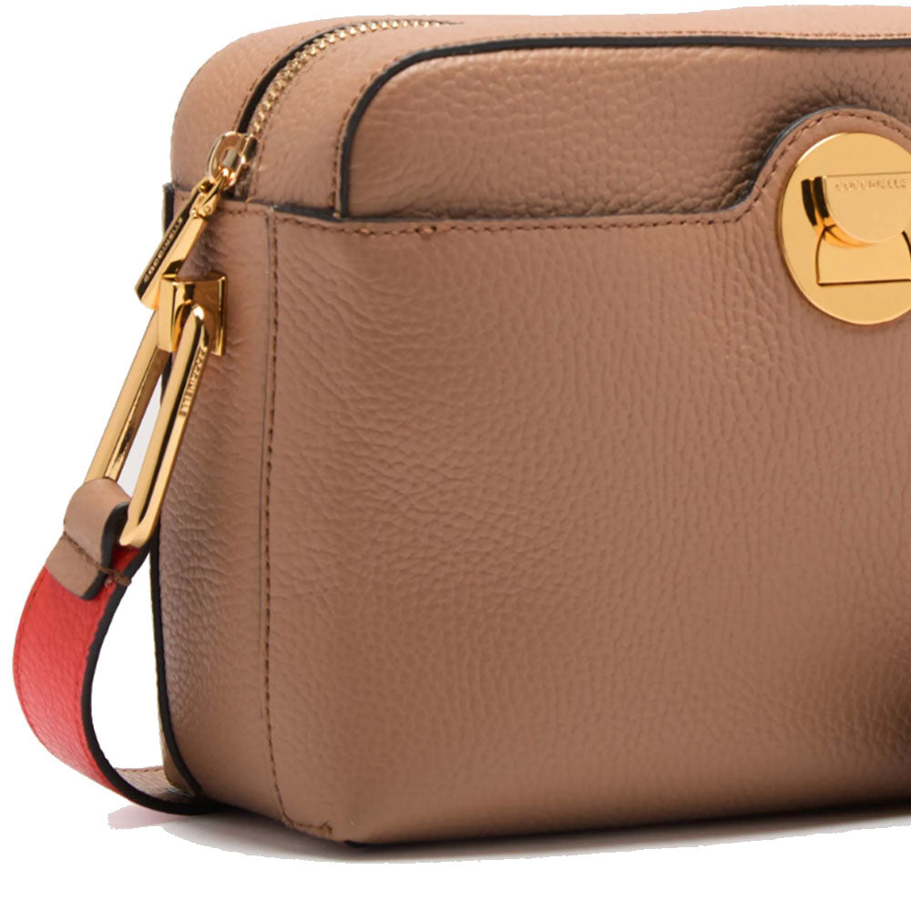 COCCINELLE Liya Linie
Damen Umhängetasche aus Leder in Hautfarbe - Gazpacho