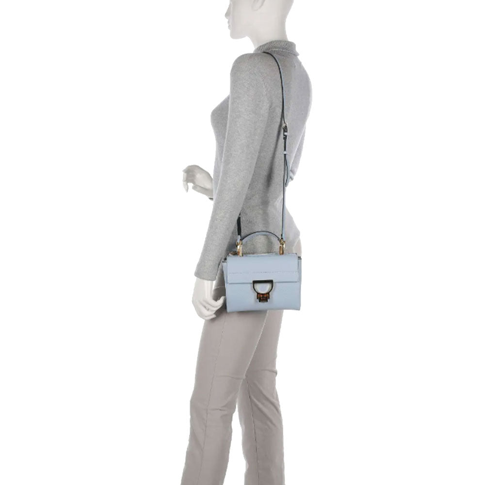 COCCINELLE ARLETTIS LINIE
Damenhandtasche mit Schultergurt aus Leder in der Farbe Mist Blue