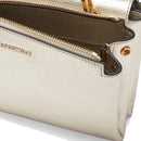 COCCINELLE ARLETTIS LINIE
Damenhandtasche mit Schultergurt aus Leder in der Farbe Pale Gold