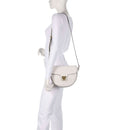 COCCINELLE Damen-Umhängetasche aus Leder Beat Soft Medium-Linie, Farbe Weiß