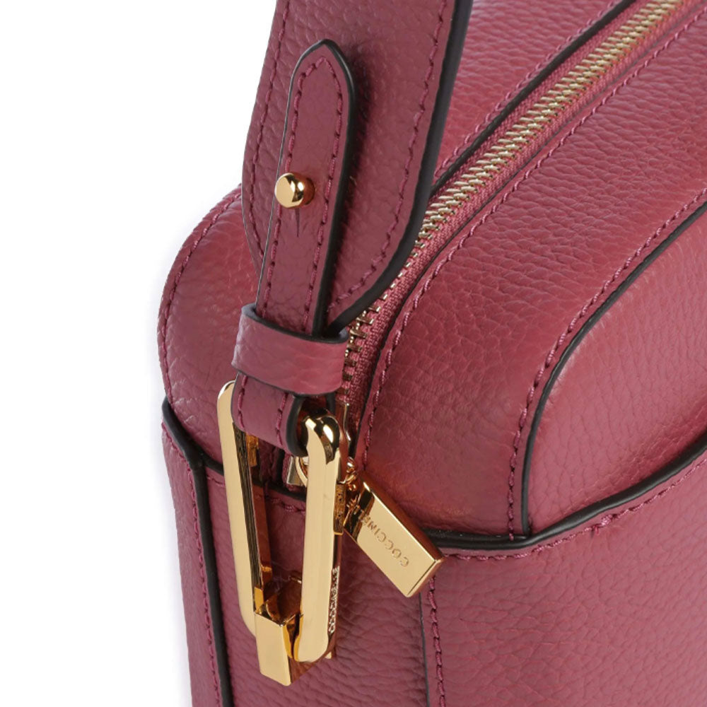 Borsa Donna a Tracolla chiusa con Zip COCCINELLE in Pelle Linea Liya Signature colore Rosewood