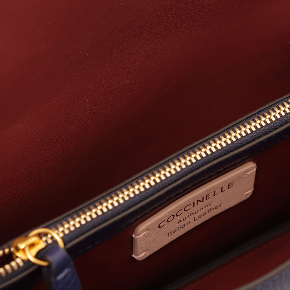 COCCINELLE Beat Soft Line - E1NOF120101
Damen Umhängetasche aus Leder in der Farbe Royal Blue