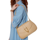 COCCINELLE Himma Linie
Damen Schultertasche aus Leder in Fresh Beige Farbe