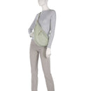 COCCINELLE Snuggie Small Asymmetrical Damen Schultertasche aus Celadongrünem Leder - Warm Taupe