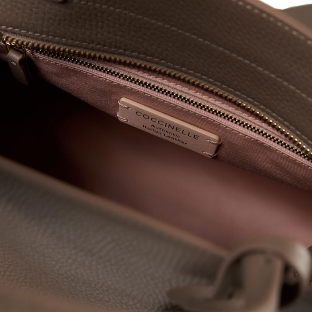 Borsa Donna a Mano COCCINELLE Linea Klichè Large in Pelle Warm Taupe